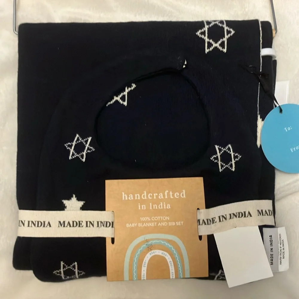 NWT NEW BABY BLANKET & BIB GIFT SET Navy Blue/Cream stars HANUKKAH